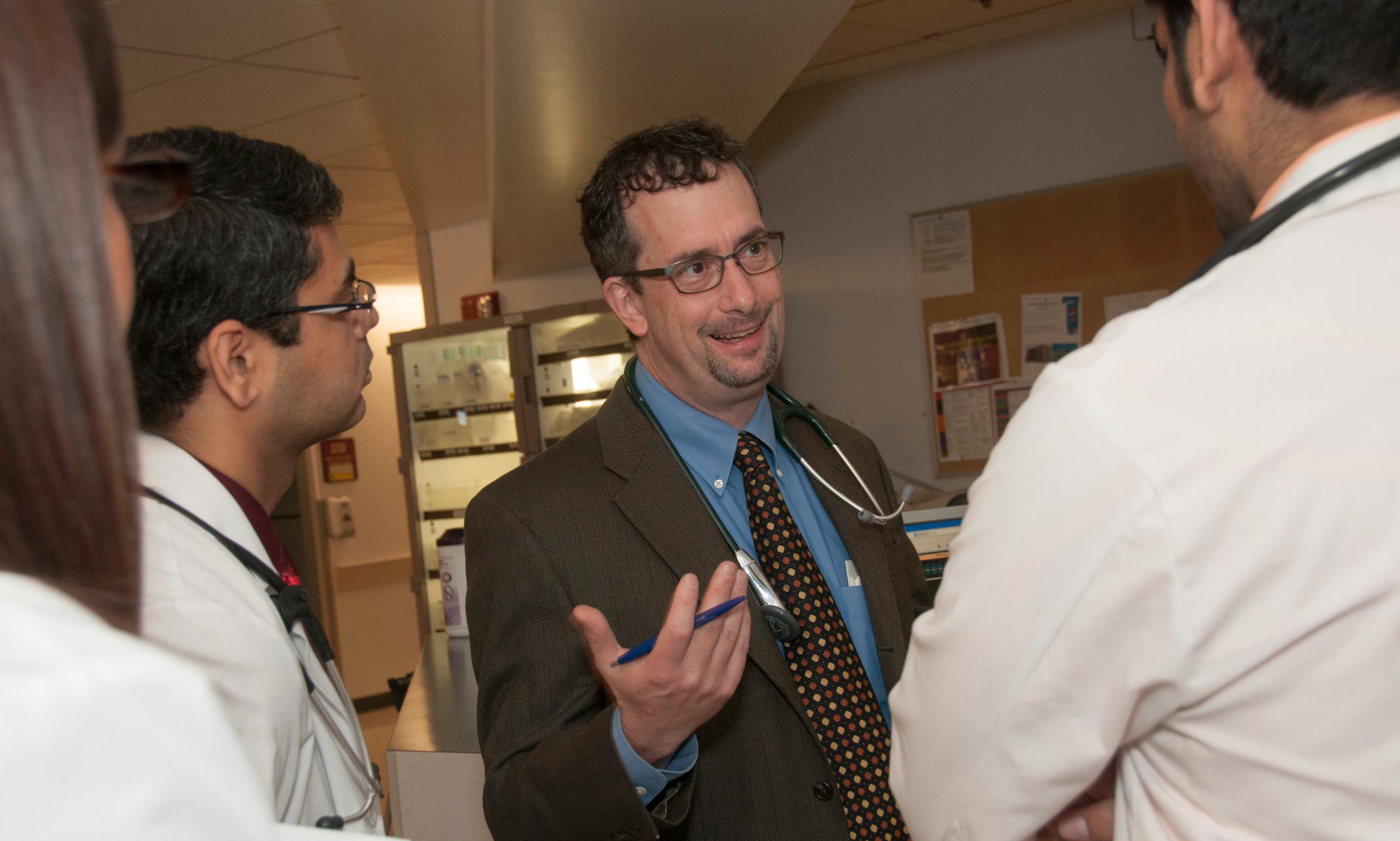Dr. John Spertus in discussion with medical students