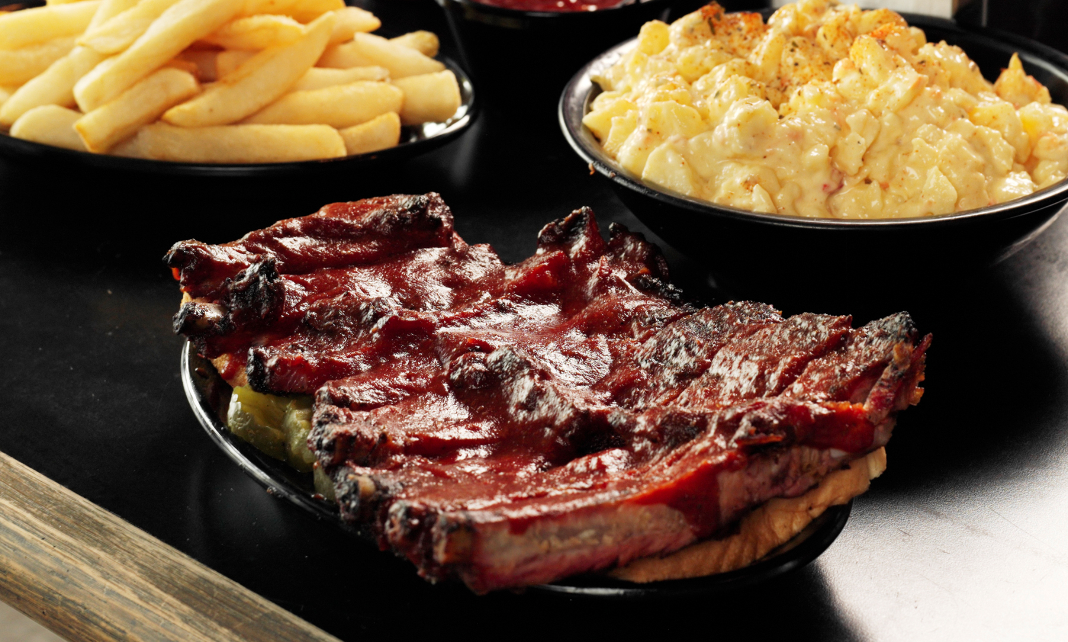 plate of barbecued ribs