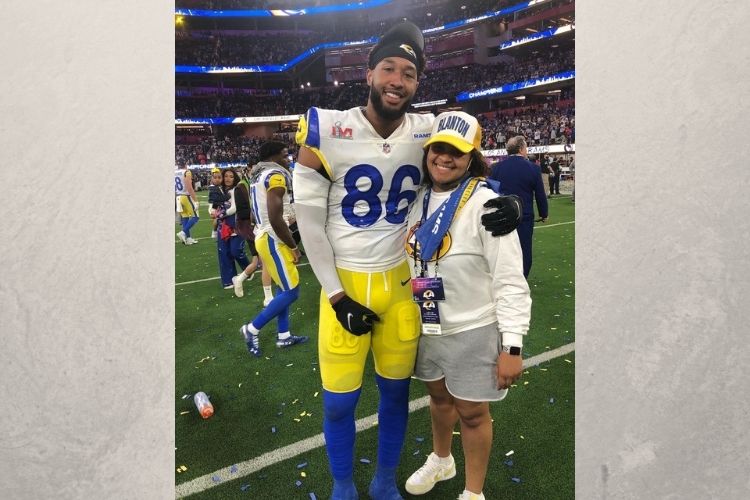 Kendall Blanton poses with sister Kelsey after Superbowl 56.